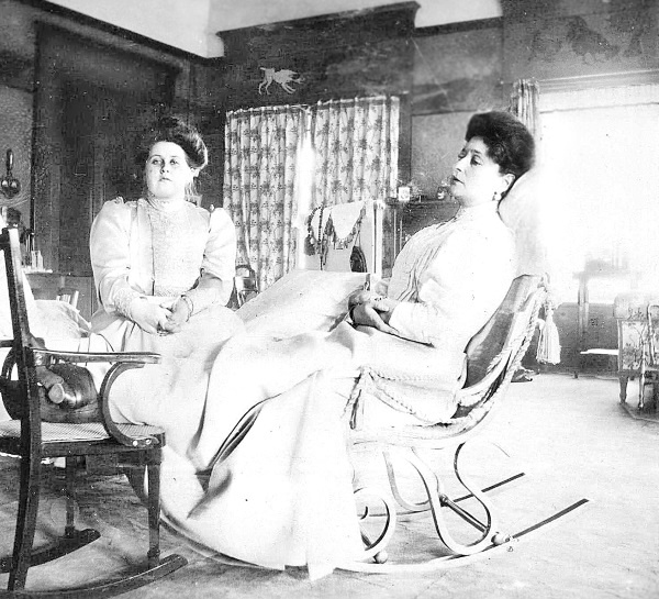 Иллюстрация к книге — Григорий Распутин. Жизнь старца и гибель империи [i_040.jpg]