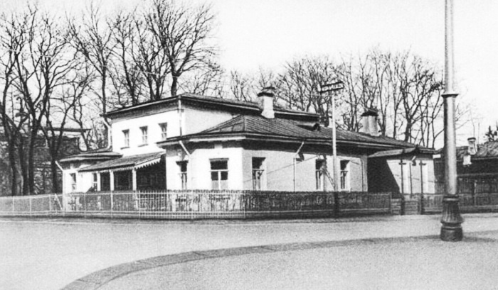 Иллюстрация к книге — Григорий Распутин. Жизнь старца и гибель империи [i_052.jpg]