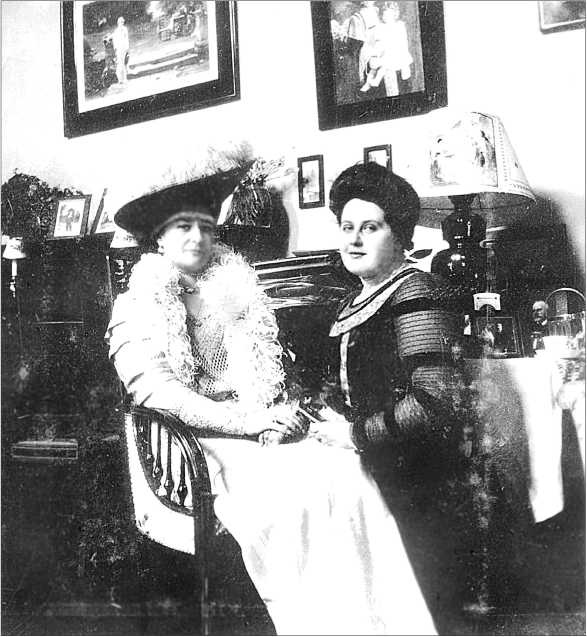 Иллюстрация к книге — Григорий Распутин. Жизнь старца и гибель империи [i_061.jpg]