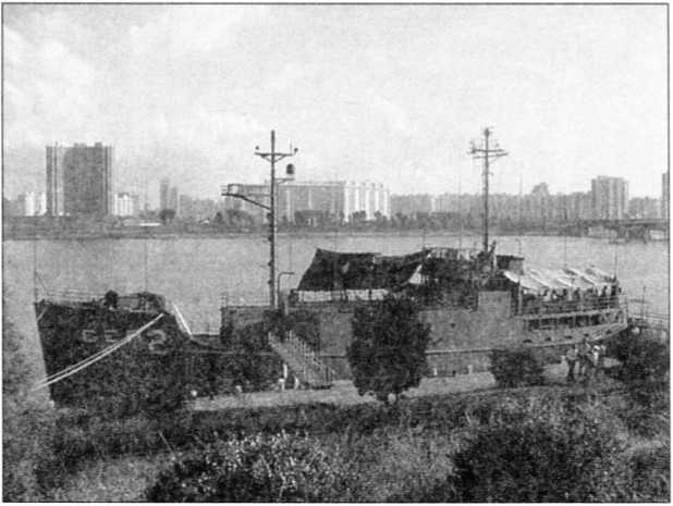 Иллюстрация к книге — На грани мировой войны. Инцидент «Пуэбло» [image55.jpg]