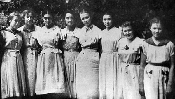 Иллюстрация к книге — Ностальгия - это память [i_002.jpg]