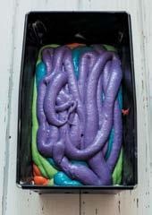 Иллюстрация к книге — Торты с сюрпризом. Шоколадные, сливочные, кофейные, желейные, ореховые, фруктовые [_015_6.jpg]