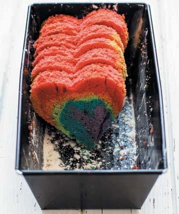 Иллюстрация к книге — Торты с сюрпризом. Шоколадные, сливочные, кофейные, желейные, ореховые, фруктовые [_016_4.jpg]