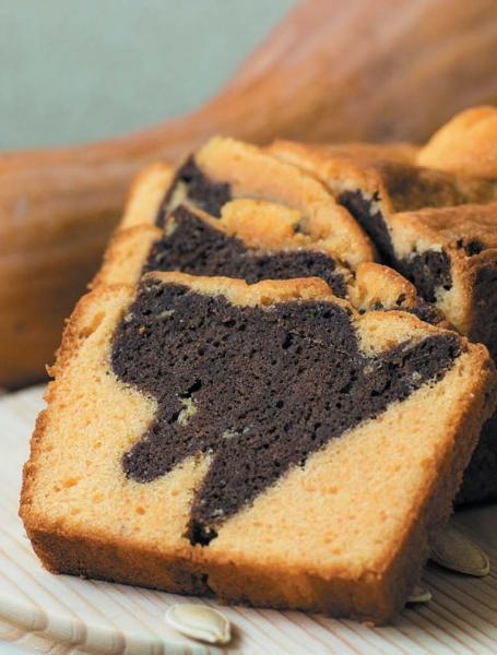 Иллюстрация к книге — Торты с сюрпризом. Шоколадные, сливочные, кофейные, желейные, ореховые, фруктовые [_019_2.jpg]