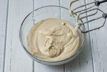 Иллюстрация к книге — Торты с сюрпризом. Шоколадные, сливочные, кофейные, желейные, ореховые, фруктовые [_026_2.jpg]