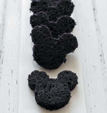 Иллюстрация к книге — Торты с сюрпризом. Шоколадные, сливочные, кофейные, желейные, ореховые, фруктовые [_026_4.jpg]