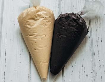 Иллюстрация к книге — Торты с сюрпризом. Шоколадные, сливочные, кофейные, желейные, ореховые, фруктовые [_028_3.jpg]