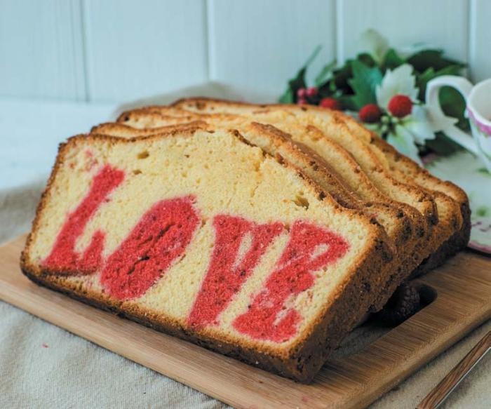 Иллюстрация к книге — Торты с сюрпризом. Шоколадные, сливочные, кофейные, желейные, ореховые, фруктовые [_035_3.jpg]