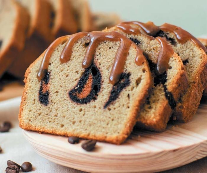 Иллюстрация к книге — Торты с сюрпризом. Шоколадные, сливочные, кофейные, желейные, ореховые, фруктовые [_037_2.jpg]