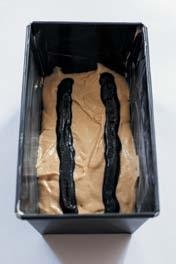 Иллюстрация к книге — Торты с сюрпризом. Шоколадные, сливочные, кофейные, желейные, ореховые, фруктовые [_038_3.jpg]