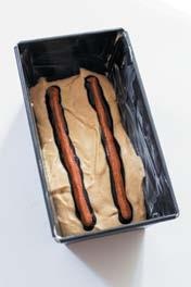 Иллюстрация к книге — Торты с сюрпризом. Шоколадные, сливочные, кофейные, желейные, ореховые, фруктовые [_038_4.jpg]