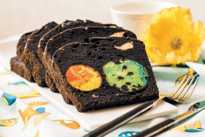 Иллюстрация к книге — Торты с сюрпризом. Шоколадные, сливочные, кофейные, желейные, ореховые, фруктовые [_039_3.jpg]