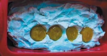 Иллюстрация к книге — Торты с сюрпризом. Шоколадные, сливочные, кофейные, желейные, ореховые, фруктовые [_050_6.jpg]