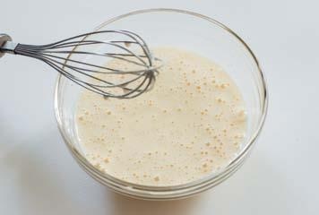 Иллюстрация к книге — Торты с сюрпризом. Шоколадные, сливочные, кофейные, желейные, ореховые, фруктовые [_052_3.jpg]