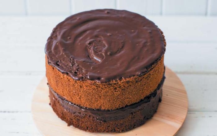 Иллюстрация к книге — Торты с сюрпризом. Шоколадные, сливочные, кофейные, желейные, ореховые, фруктовые [_056_4.jpg]