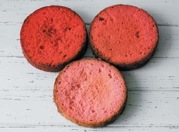 Иллюстрация к книге — Торты с сюрпризом. Шоколадные, сливочные, кофейные, желейные, ореховые, фруктовые [_058_2.jpg]