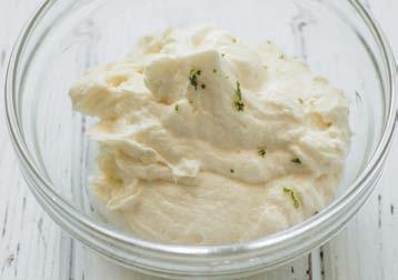 Иллюстрация к книге — Торты с сюрпризом. Шоколадные, сливочные, кофейные, желейные, ореховые, фруктовые [_060_3.jpg]