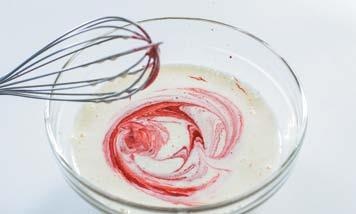 Иллюстрация к книге — Торты с сюрпризом. Шоколадные, сливочные, кофейные, желейные, ореховые, фруктовые [_064_4.jpg]