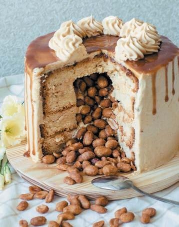 Иллюстрация к книге — Торты с сюрпризом. Шоколадные, сливочные, кофейные, желейные, ореховые, фруктовые [_071_2.jpg]