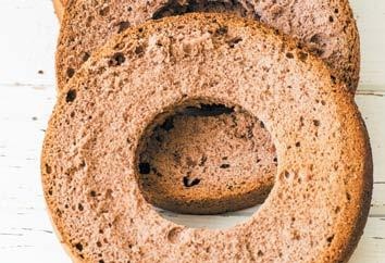 Иллюстрация к книге — Торты с сюрпризом. Шоколадные, сливочные, кофейные, желейные, ореховые, фруктовые [_084_5.jpg]