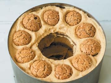 Иллюстрация к книге — Торты с сюрпризом. Шоколадные, сливочные, кофейные, желейные, ореховые, фруктовые [_084_6.jpg]