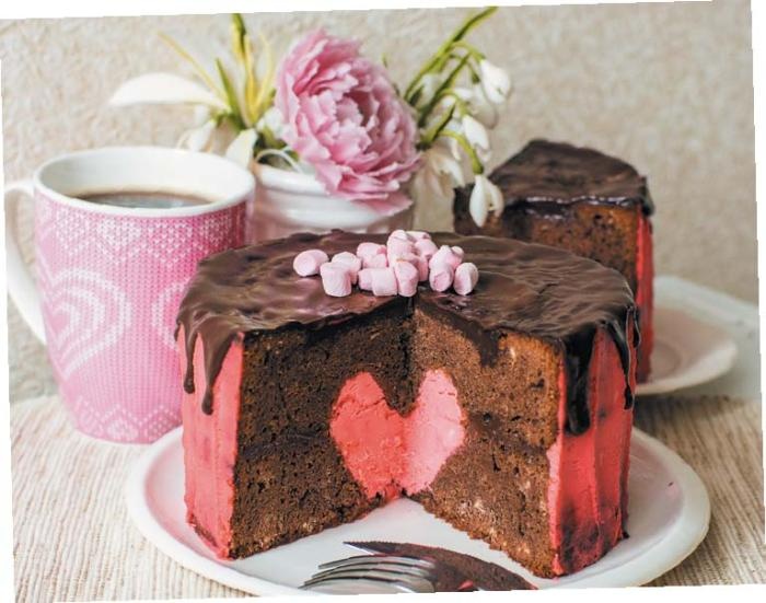 Иллюстрация к книге — Торты с сюрпризом. Шоколадные, сливочные, кофейные, желейные, ореховые, фруктовые [_101_2.jpg]