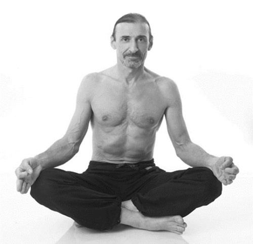 Иллюстрация к книге — Йога. Лучшие комплексы. Профилактика свыше 100 заболеваний Уцененный товар (№1) [i_010.jpg]