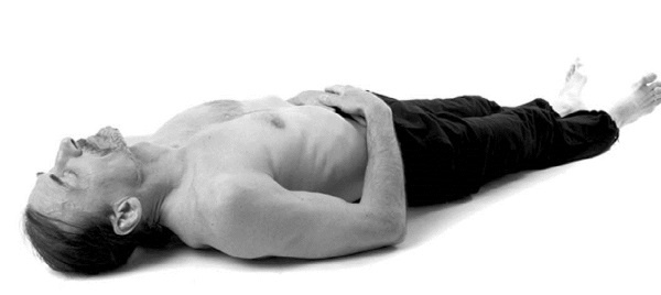 Иллюстрация к книге — Йога. Лучшие комплексы. Профилактика свыше 100 заболеваний Уцененный товар (№1) [i_093.jpg]