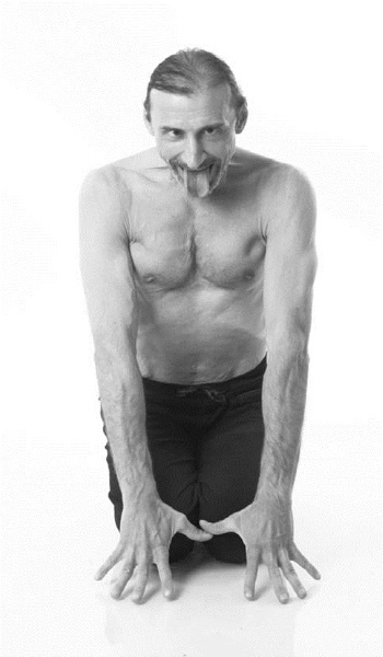 Иллюстрация к книге — Йога. Лучшие комплексы. Профилактика свыше 100 заболеваний Уцененный товар (№1) [i_107.jpg]