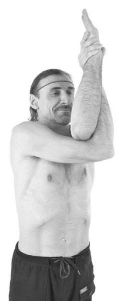 Иллюстрация к книге — Йога. Лучшие комплексы. Профилактика свыше 100 заболеваний Уцененный товар (№1) [i_122.jpg]