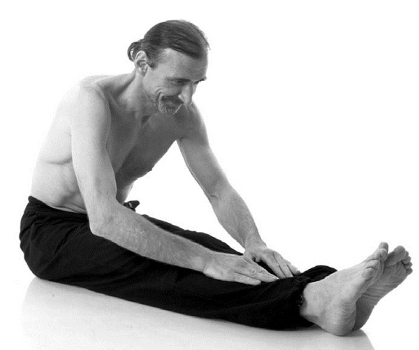 Иллюстрация к книге — Йога. Лучшие комплексы. Профилактика свыше 100 заболеваний Уцененный товар (№1) [i_130.jpg]