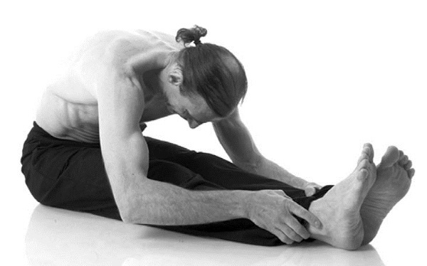 Иллюстрация к книге — Йога. Лучшие комплексы. Профилактика свыше 100 заболеваний Уцененный товар (№1) [i_131.jpg]