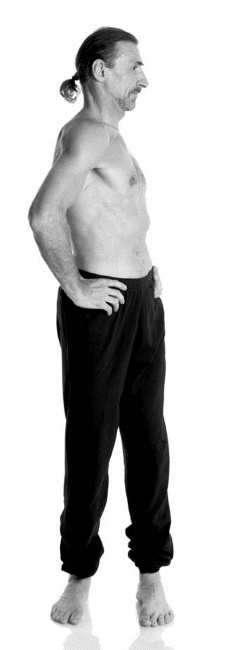 Иллюстрация к книге — Йога. Лучшие комплексы. Профилактика свыше 100 заболеваний Уцененный товар (№1) [i_146.jpg]