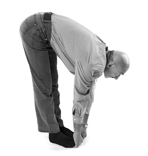 Иллюстрация к книге — Йога. Лучшие комплексы. Профилактика свыше 100 заболеваний Уцененный товар (№1) [i_200.jpg]