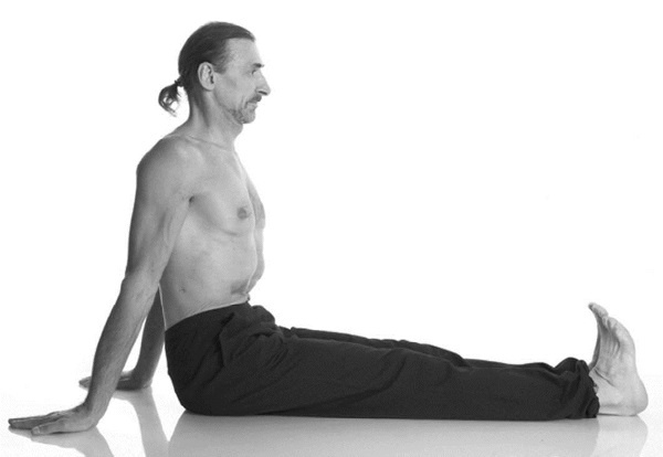 Иллюстрация к книге — Йога. Лучшие комплексы. Профилактика свыше 100 заболеваний Уцененный товар (№1) [i_234.jpg]