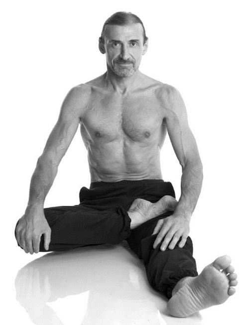 Иллюстрация к книге — Йога. Лучшие комплексы. Профилактика свыше 100 заболеваний Уцененный товар (№1) [i_247.jpg]