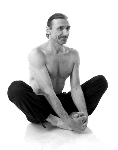 Иллюстрация к книге — Йога. Лучшие комплексы. Профилактика свыше 100 заболеваний Уцененный товар (№1) [i_252.jpg]