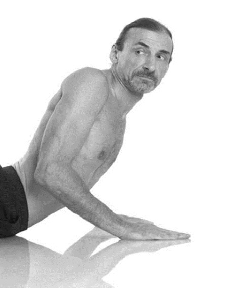 Иллюстрация к книге — Йога. Лучшие комплексы. Профилактика свыше 100 заболеваний Уцененный товар (№1) [i_281.jpg]