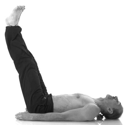 Иллюстрация к книге — Йога. Лучшие комплексы. Профилактика свыше 100 заболеваний Уцененный товар (№1) [i_289.jpg]