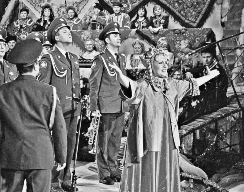 Иллюстрация к книге — Марина Голуб в жизни, театре, кино. Воспоминания друзей [_115.jpg]