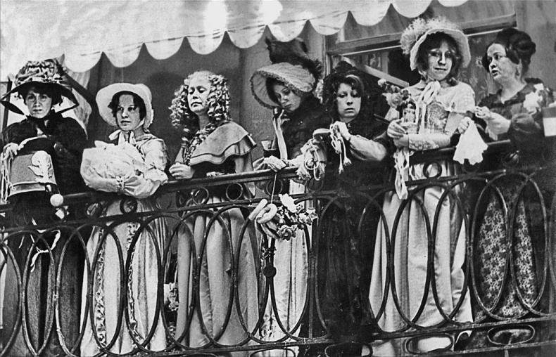 Иллюстрация к книге — Марина Голуб в жизни, театре, кино. Воспоминания друзей [_119.jpg]