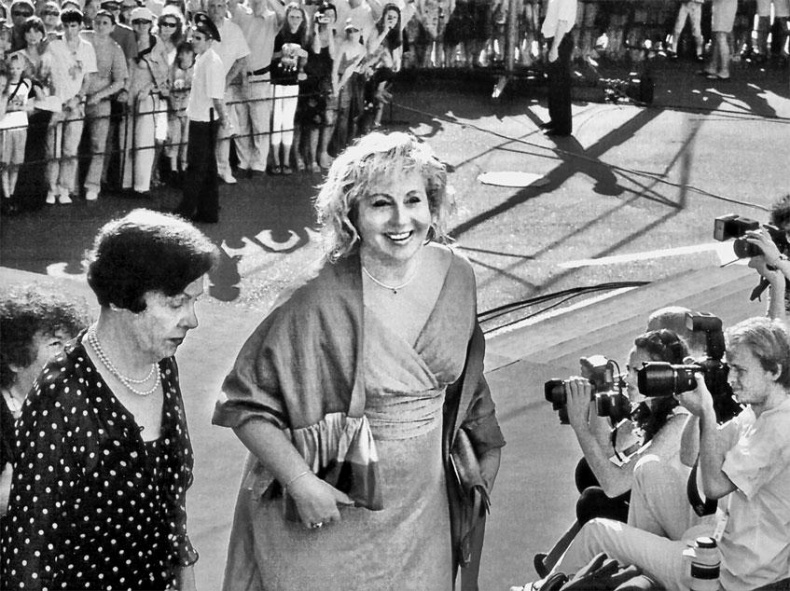 Иллюстрация к книге — Марина Голуб в жизни, театре, кино. Воспоминания друзей [_125.jpg]