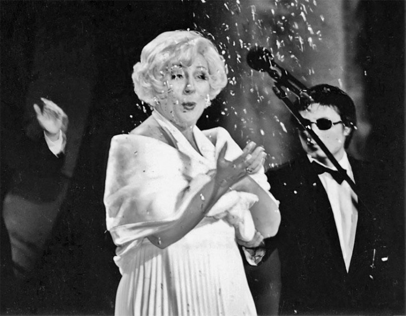 Иллюстрация к книге — Марина Голуб в жизни, театре, кино. Воспоминания друзей [_131.jpg]