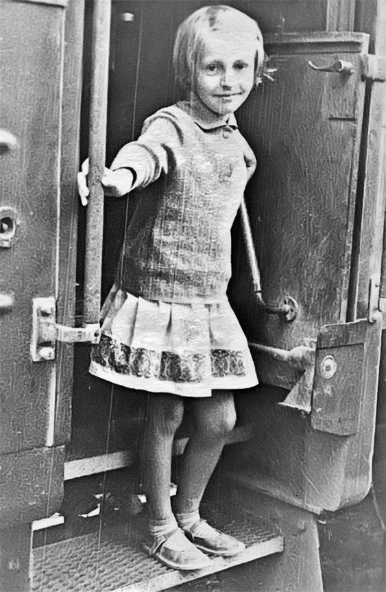 Иллюстрация к книге — Марина Голуб в жизни, театре, кино. Воспоминания друзей [_2.jpg]