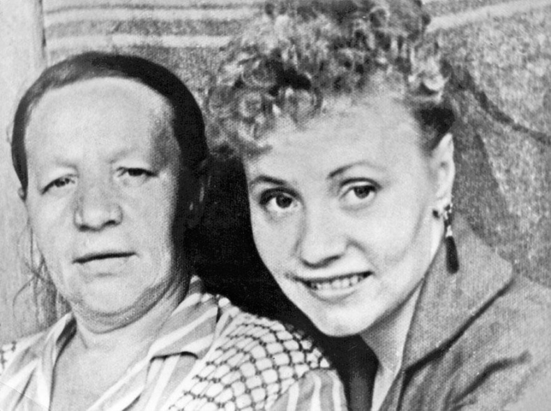 Иллюстрация к книге — Марина Голуб в жизни, театре, кино. Воспоминания друзей [_3.jpg]