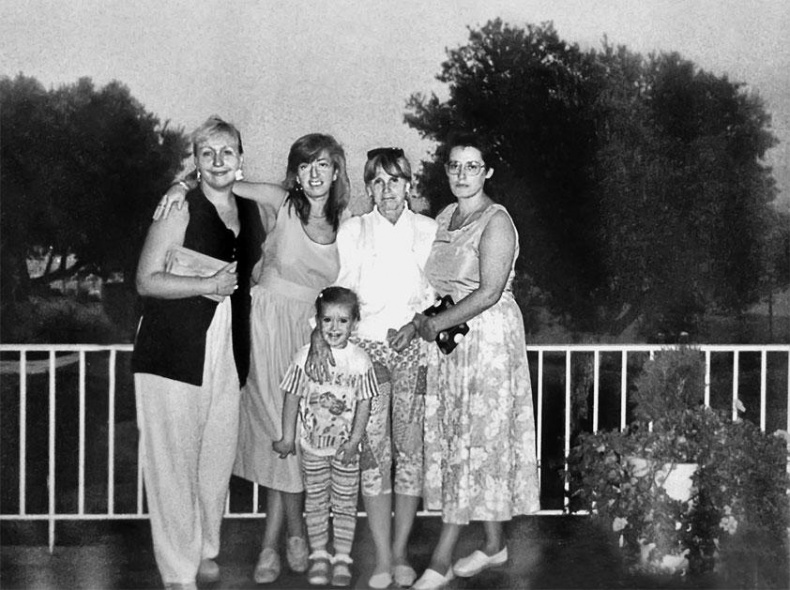 Иллюстрация к книге — Марина Голуб в жизни, театре, кино. Воспоминания друзей [_30.jpg]