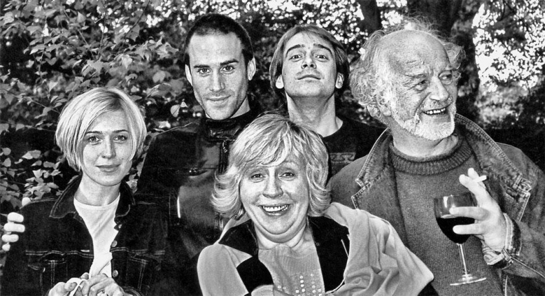 Иллюстрация к книге — Марина Голуб в жизни, театре, кино. Воспоминания друзей [_63.jpg]