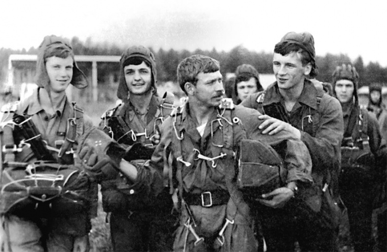 Иллюстрация к книге — Девятая рота. Факультет специальной разведки Рязанского училища ВДВ [i_019.jpg]