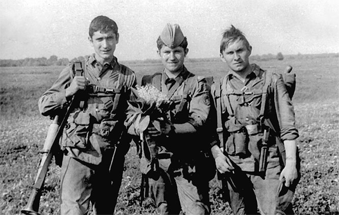 Иллюстрация к книге — Девятая рота. Факультет специальной разведки Рязанского училища ВДВ [i_025.jpg]