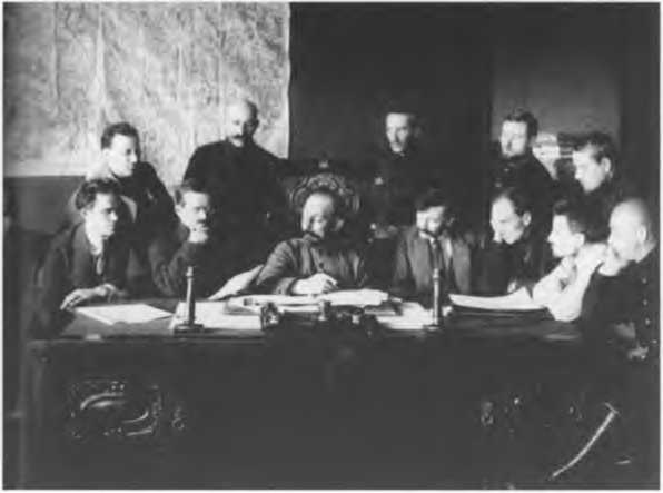 Иллюстрация к книге — Кто Вы, "Железный Феликс"? [image18.jpg]